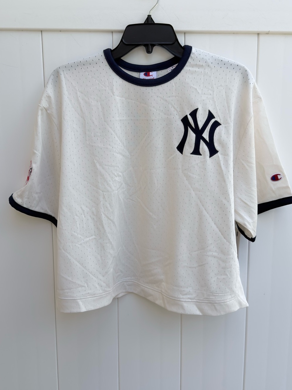 NWT Champion Women’s Small White & Navy New York Yankees Short Sleeve Cropped